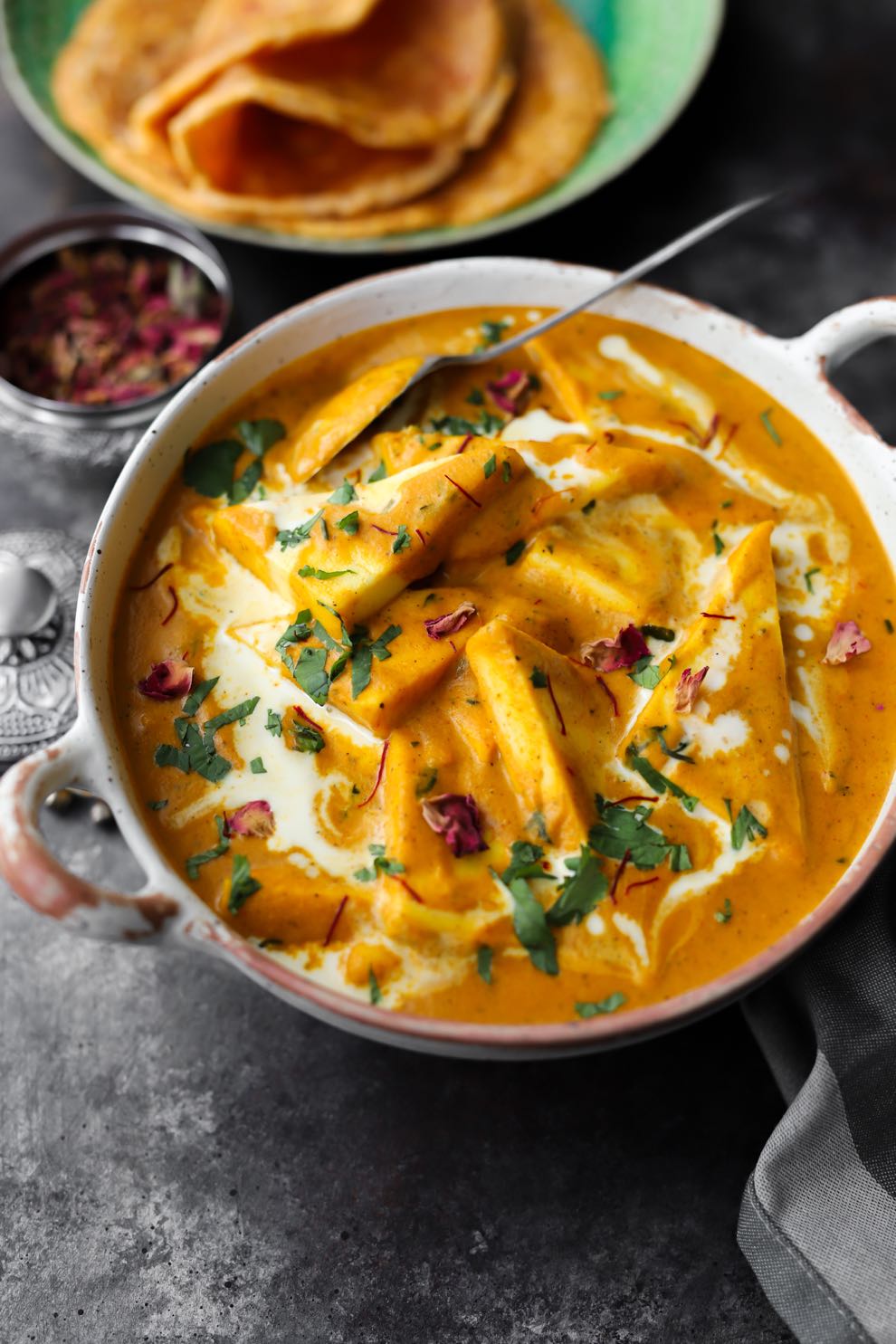 https://www.sanjanafeasts.co.uk/wp-content/uploads/2020/01/Restaurant-Style-Shahi-Paneer.jpg