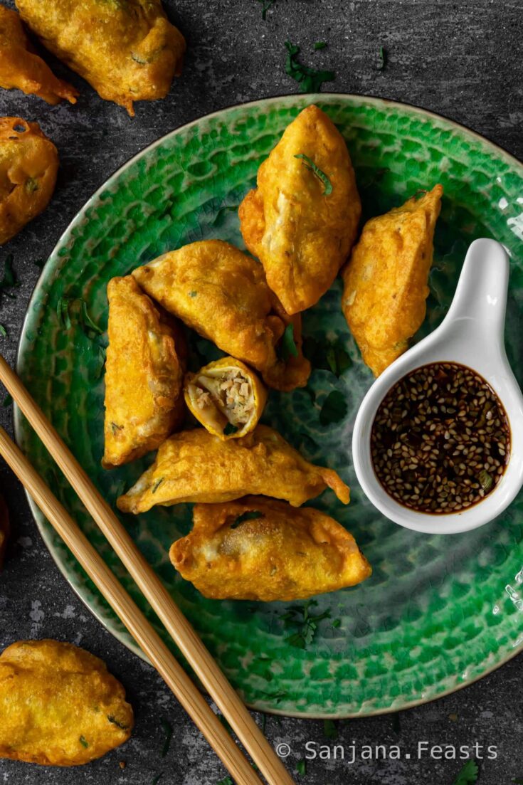 Gyoza Bhajia (Dumpling Bhajia)