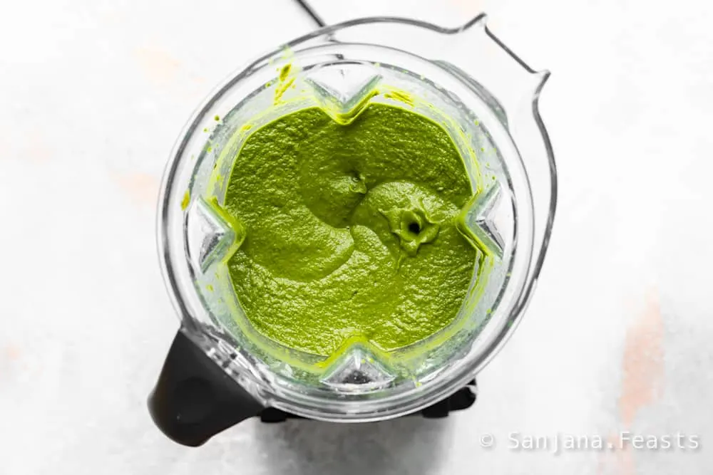 Saag blended for restaurant style vegetarian curry