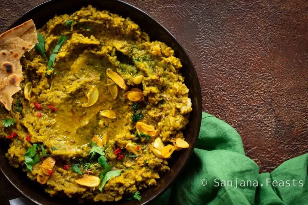 Easy Mung Bean Curry with Garlic