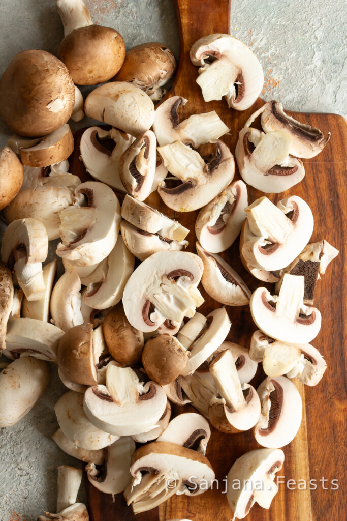 Chestnut and button mushrooms for curry