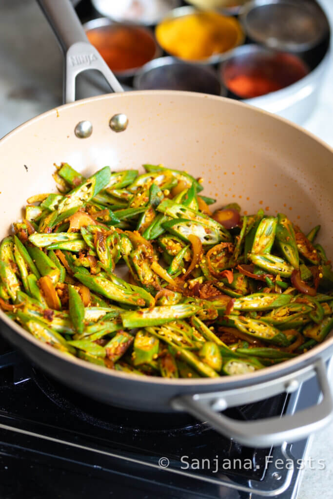 Method for cooking Okra and Potato Fries Curry