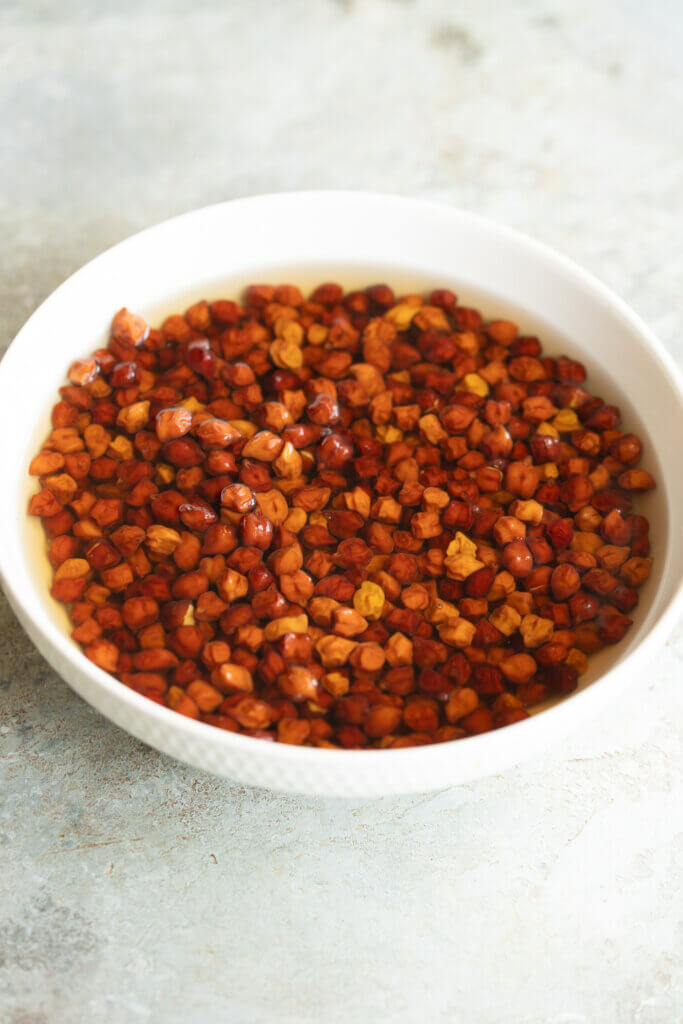 soak the kala chana black chickpeas
