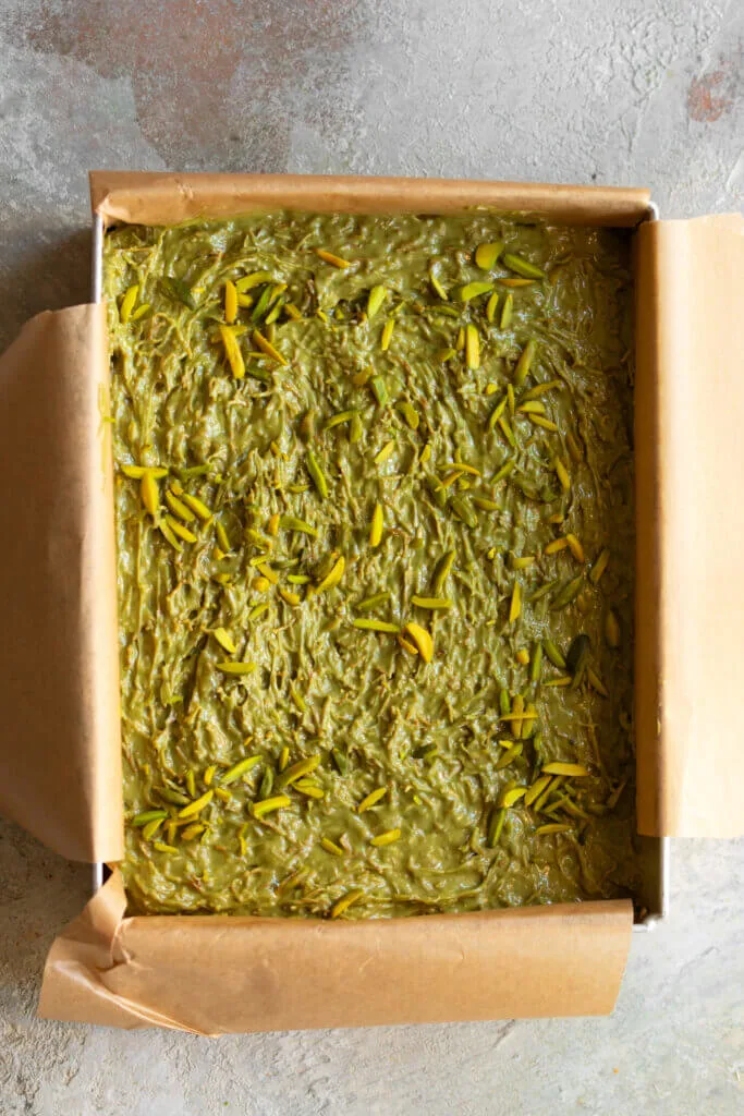 smooth out the pistachio cream layer
