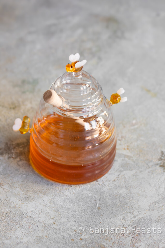 Honey for cheese twists with puff pastry